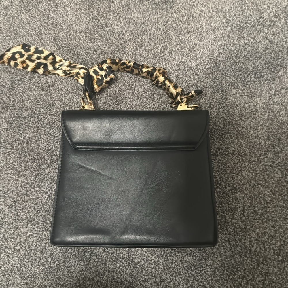 Small handle bag - Picture 2 of 3